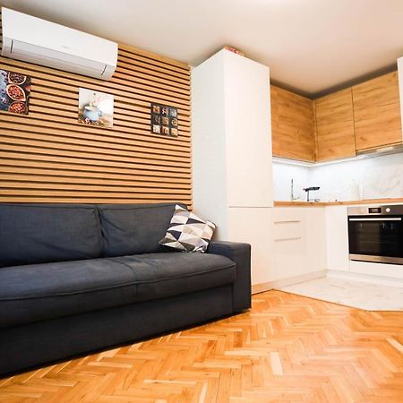 White Central Apartment Warna Exterior foto